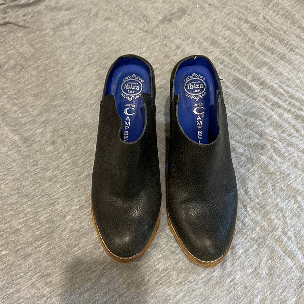 Jeffrey Campbell black booties!